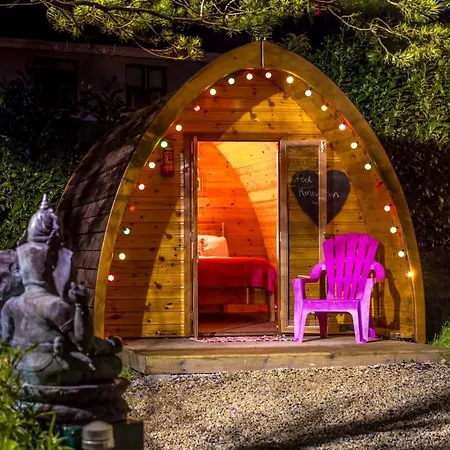 Luxury tent Podumna Glamping Village *