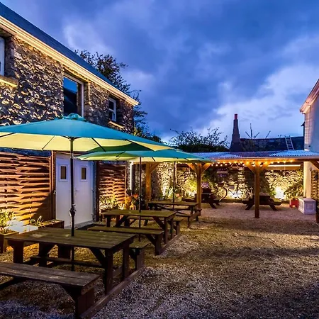 Podumna Glamping Village *